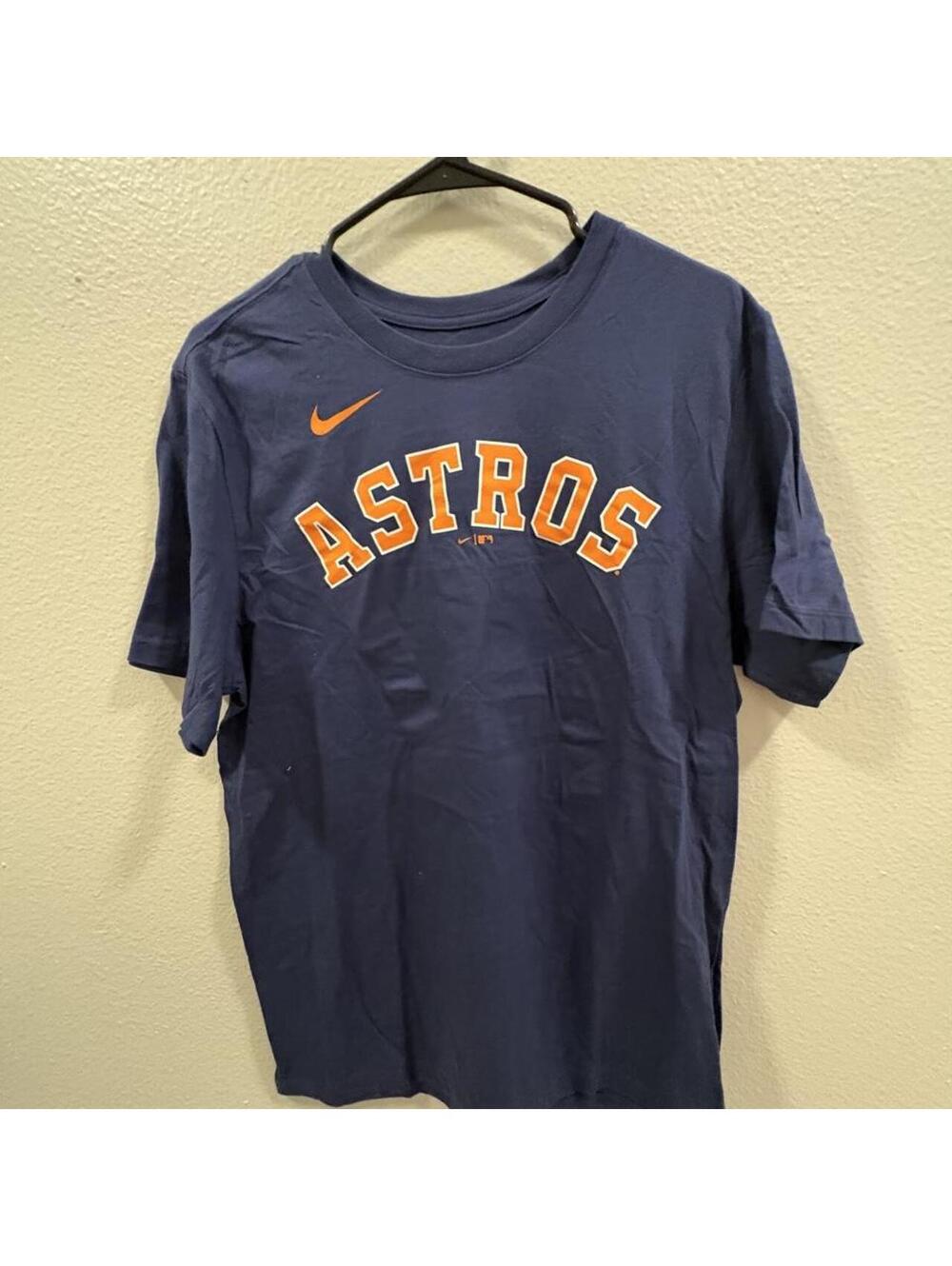 Nike Men's Navy and Blue Tshirt